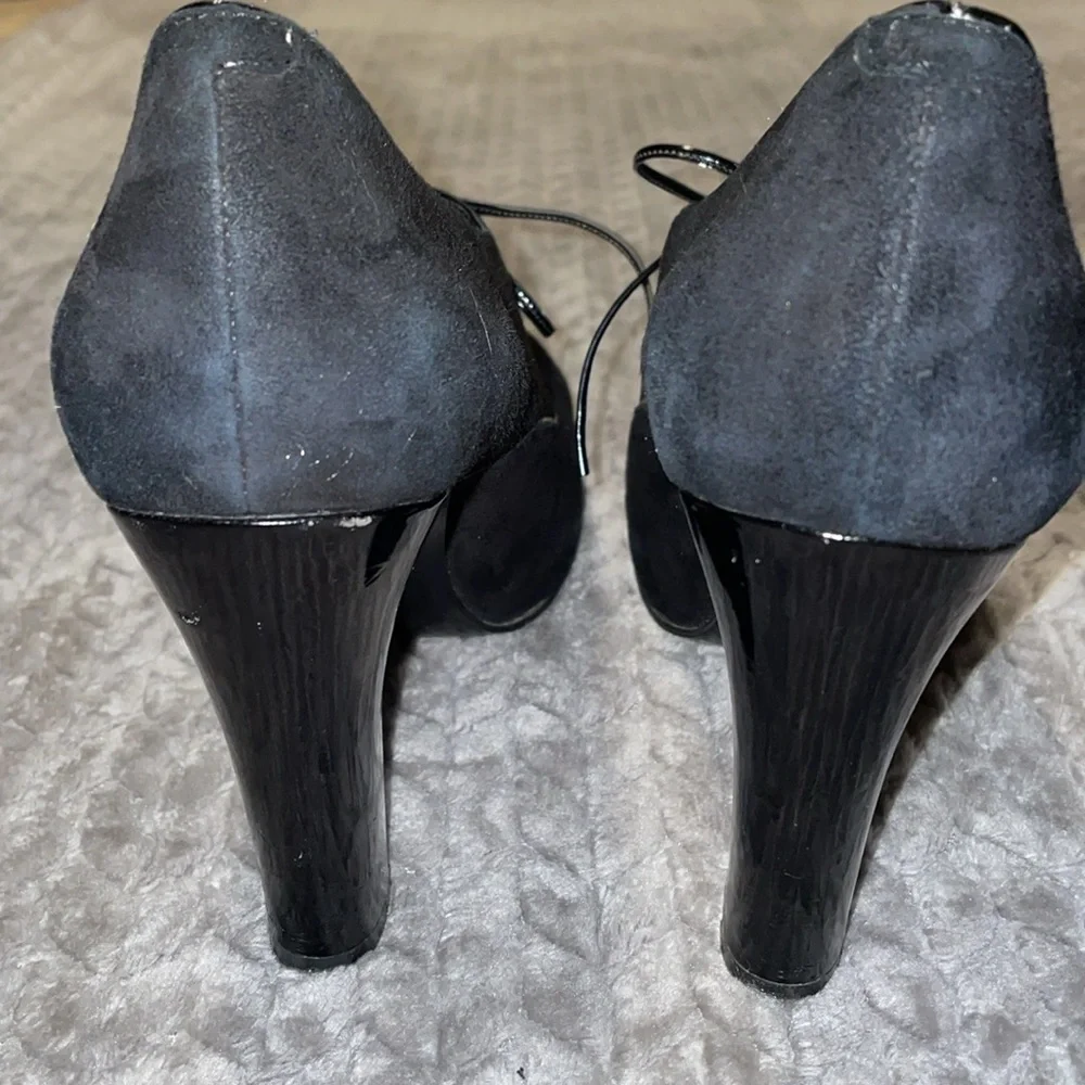 Nine West Black‎ Heels with Peek A Boo Bow Ties.  Size 9.